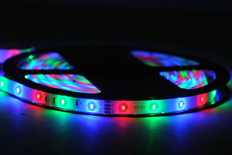 Banda led Multicolor 60 SMD-uri 3528/metru 